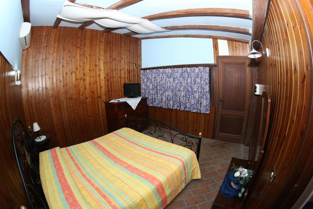 Agriturismo Monte Due Torri เจนซาโน ดิ โรมา ภายนอก รูปภาพ