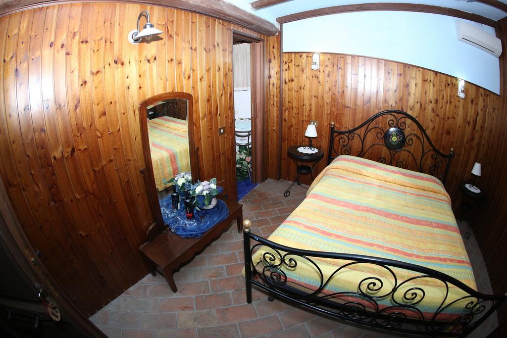 Agriturismo Monte Due Torri เจนซาโน ดิ โรมา ภายนอก รูปภาพ