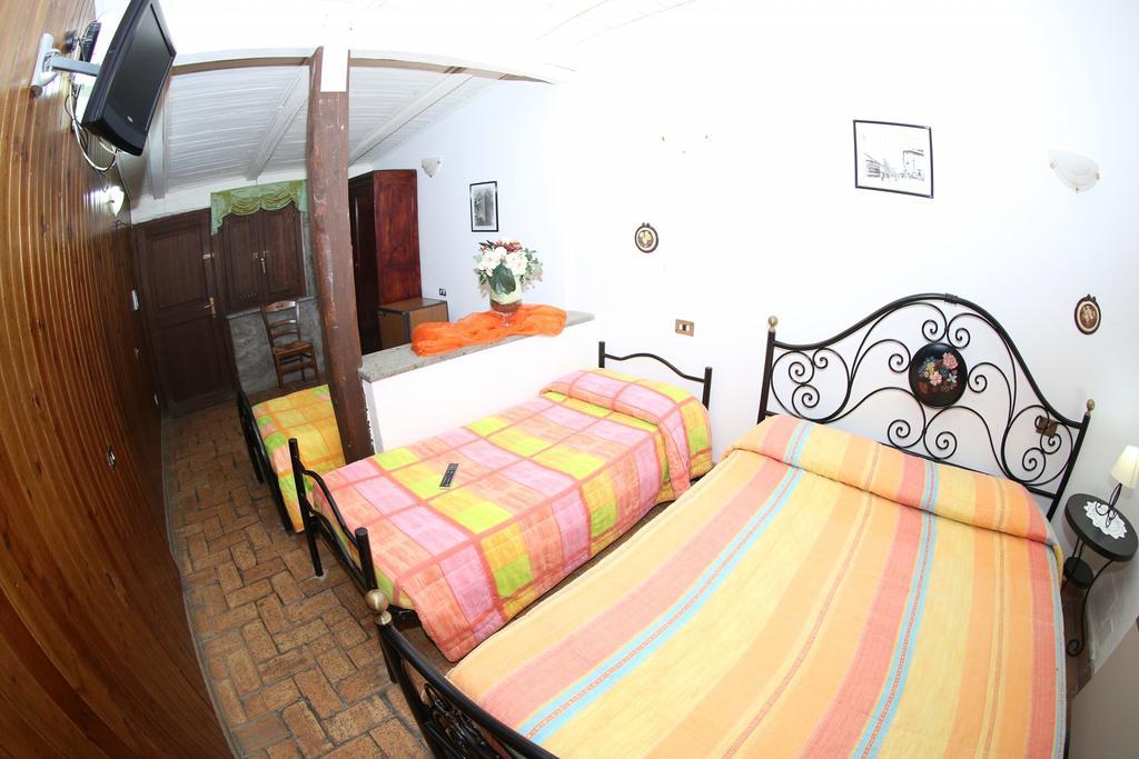 Agriturismo Monte Due Torri เจนซาโน ดิ โรมา ภายนอก รูปภาพ