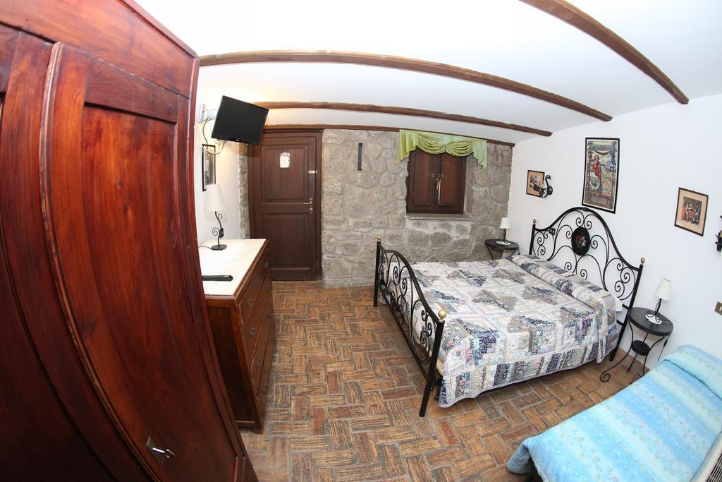 Agriturismo Monte Due Torri เจนซาโน ดิ โรมา ภายนอก รูปภาพ