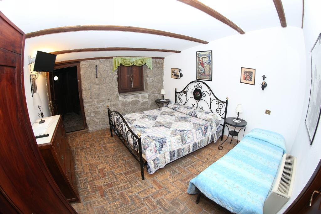 Agriturismo Monte Due Torri เจนซาโน ดิ โรมา ภายนอก รูปภาพ