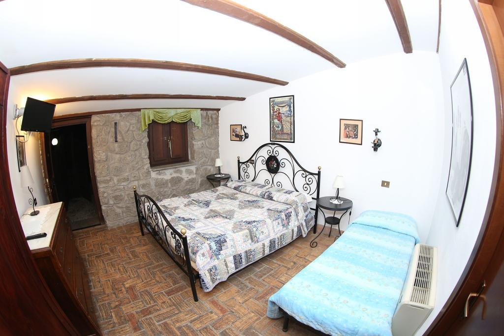 Agriturismo Monte Due Torri เจนซาโน ดิ โรมา ภายนอก รูปภาพ